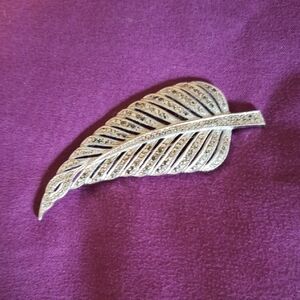Glittery silver leaf brooch